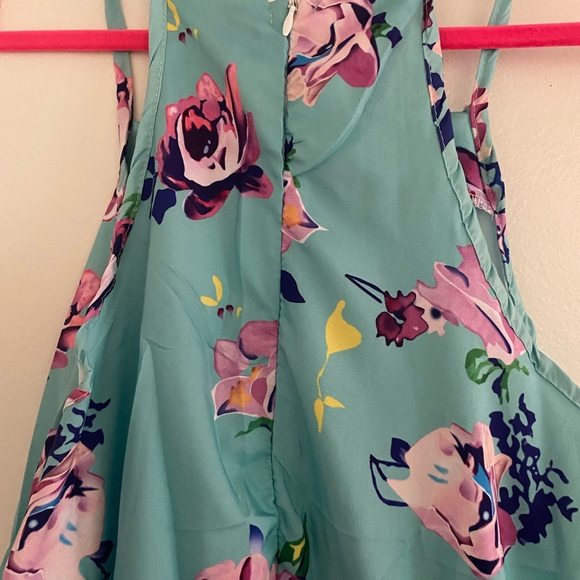 Beautiful floral dress. Size Small / Medium. - Picture 5 of 5